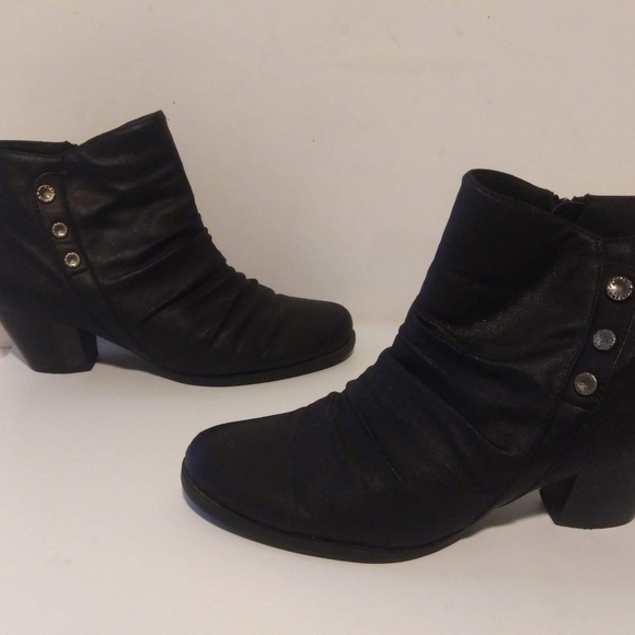 Bear Traps Faux Leather Black ankle booties 10 - Picture 3 of 5